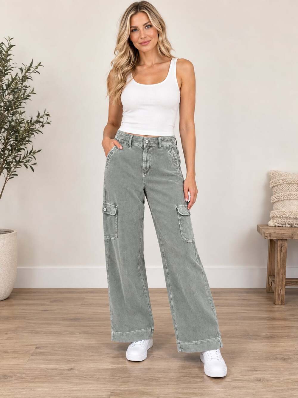 American Eagle Corduroy Cargo Pants Green Wide Leg Utility Women’s 4 Long